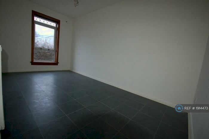 3 Bedroom End Of Terrace House To Rent In Findochty, Erskine, PA8