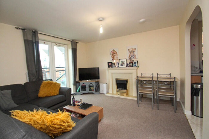 2 Bedroom Flat To Rent In Avro Court, Hamble, SO31