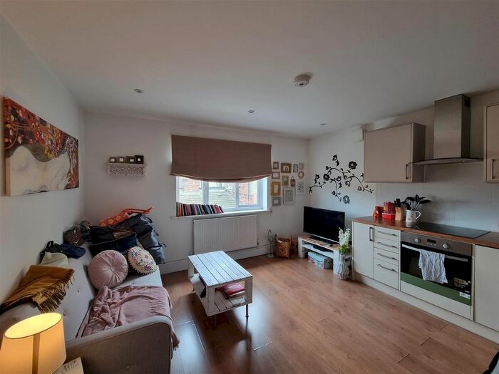 1 Bedroom Flat To Rent In High Road, Turnpike Lane, London, N22