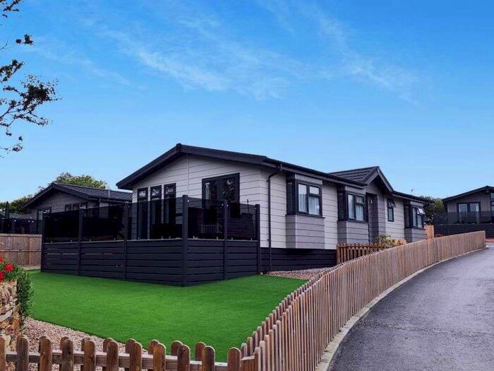 2 Bedroom Property For Sale In Sunny Corner, Sunnyside Park, TR8