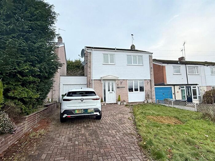 3 Bedroom Detached House For Sale In Kenilworth Road, Macclesfield, SK11