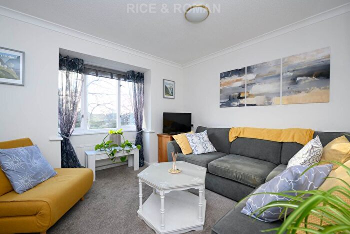 2 Bedroom Flat For Sale In Talbot Lodge, Esher, KT10