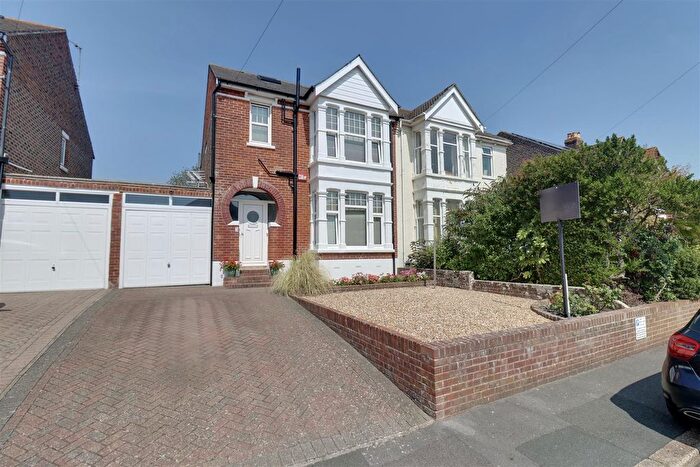 4 Bedroom Semi-Detached House For Sale In Colville Road, Portsmouth, PO6
