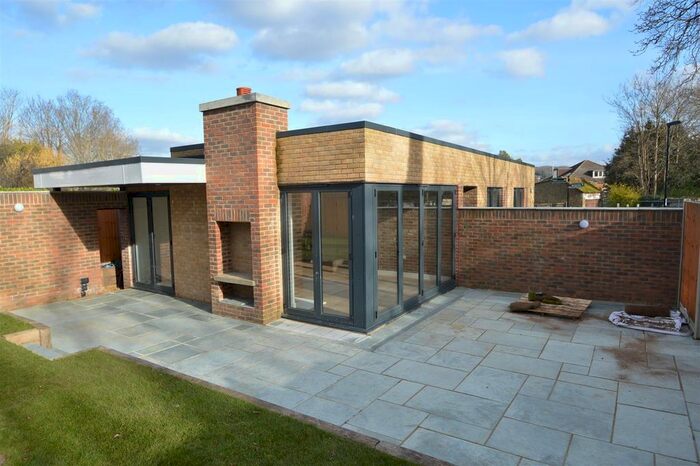 2 Bedroom Detached Bungalow To Rent In Haling Grove, South Croydon, CR2