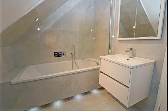 2 Bedroom Detached House To Rent In Edeleny Close, East Finchley, London, N2