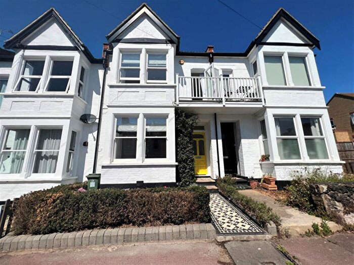 3 Bedroom Terraced House To Rent In Glen Road, Leigh-On-Sea, SS9