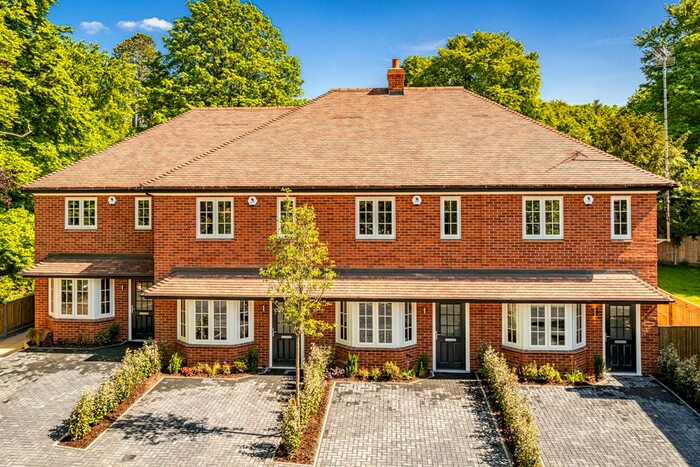 2 Bedroom Property For Sale In Ash Hurst, Goring On Thames, RG8