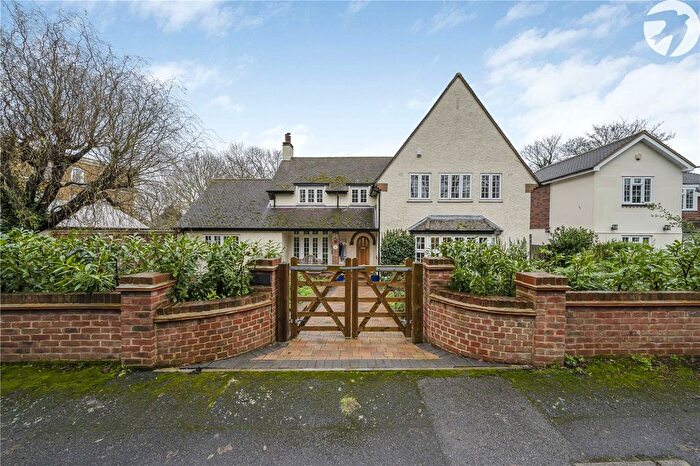 4 Bedroom Detached House For Sale In Church Walk, Wilmington, Kent, DA2
