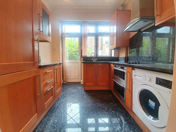1 Bedroom Flat To Rent In Windermere Road, London, N19