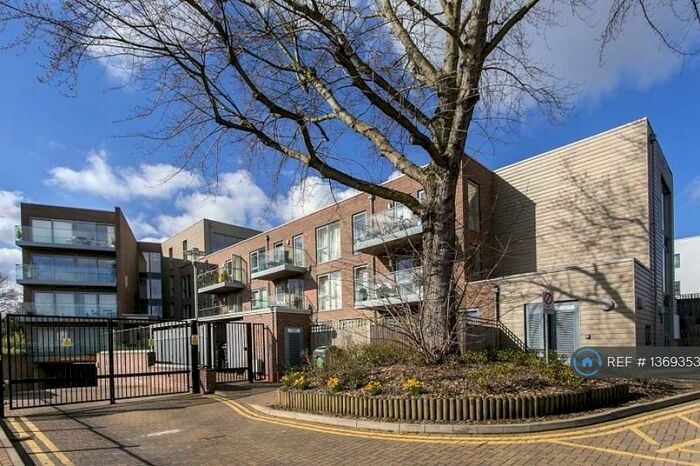 2 Bedroom Flat To Rent In Park Road, London, N8