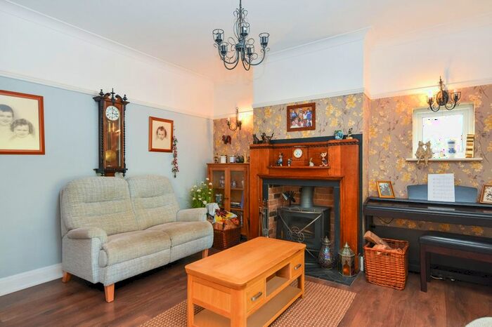 4 Bedroom Detached House For Sale In Thorpedene Gardens, Shoeburyness, Essex, SS3