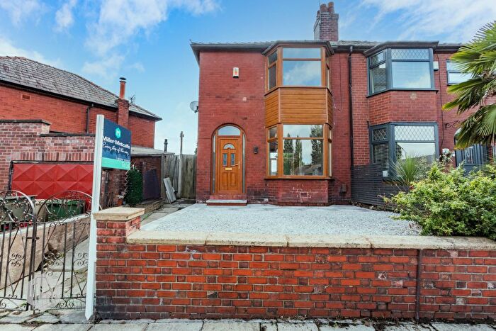 3 Bedroom Semi-Detached House To Rent In Halshaw Lane, Kearsley, Bolton, Greater Manchester, BL4