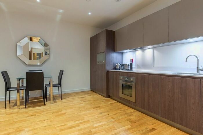 2 Bedroom Flat To Rent In Eastern Road, Romford, RM1