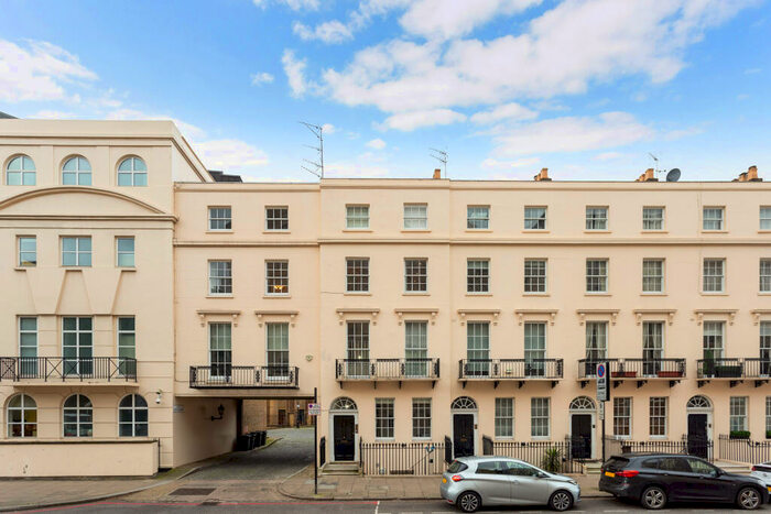 3 Bedroom Apartment To Rent In Albany Street, Regents Park, NW1
