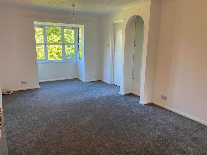 2 Bedroom Flat To Rent In Cooper Close, Greenhithe, DA9