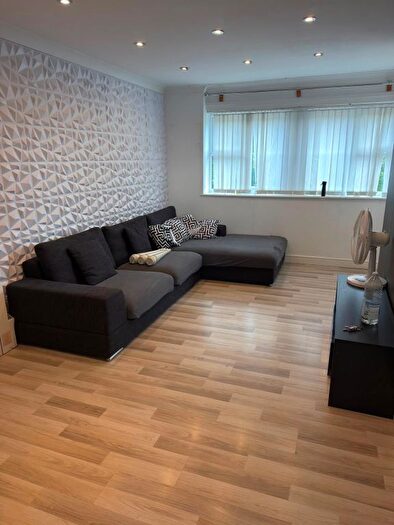 3 Bedroom Flat To Rent In Palmers Grove, Birmingham, B36