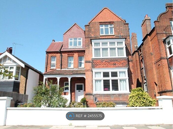 2 Bedroom Flat To Rent In Cadogan Road, Surbiton, KT6