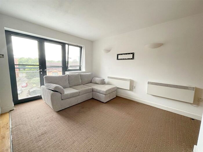 1 Bedroom Flat To Rent In Watermarque, Browning Street, Birmingham, B16