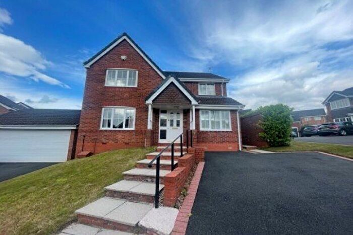 4 Bedroom Detached House To Rent In View Point, Oldbury, B69