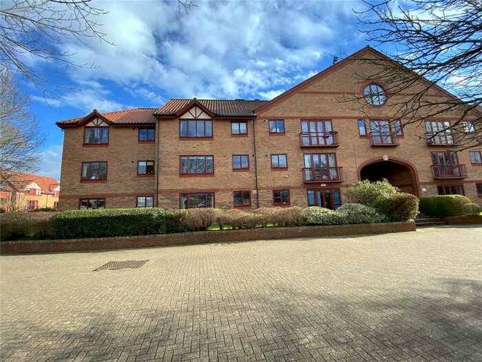 2 Bedroom Flat To Rent In Westbrooke Court, Cumberland Close, Bristol, Somerset, BS1