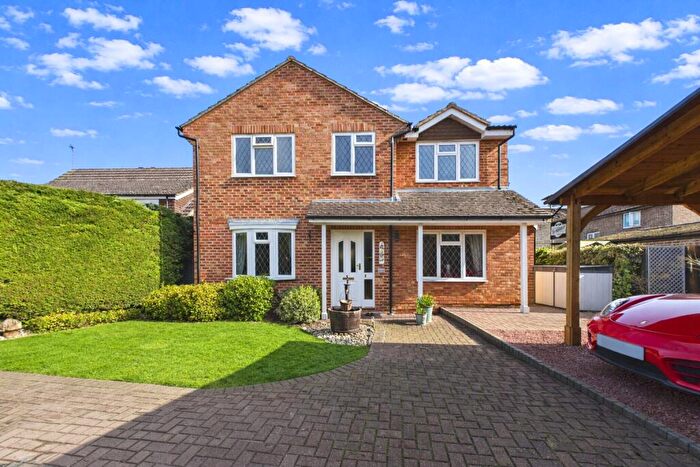 4 Bedroom Detached House For Sale In Apple Close, Tilehurst, Reading, Berkshire, RG31