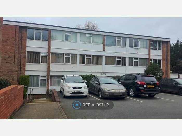 2 Bedroom Flat To Rent In Victoria Court, Pad By, Leicester, LE2