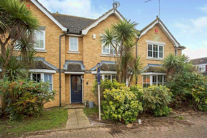 4 Bedroom Detached House To Rent In Nightingale Shott, Egham, Surrey, TW20