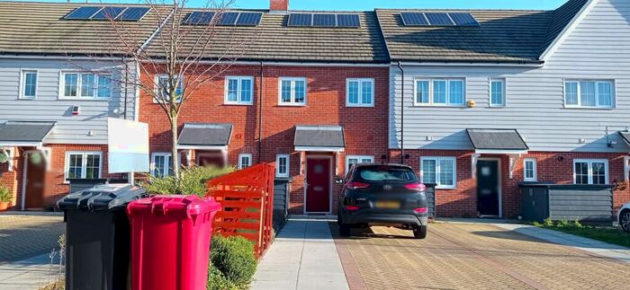 2 Bedroom Terraced House To Rent In Clovelly Spur, Slough, Berkshire, SL2