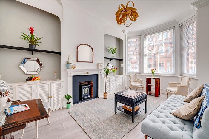 1 Bedroom Flat For Sale In Fairholme Road, London, W14