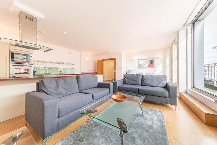 2 Bedroom Apartment To Rent In Crispin Street, London, E1