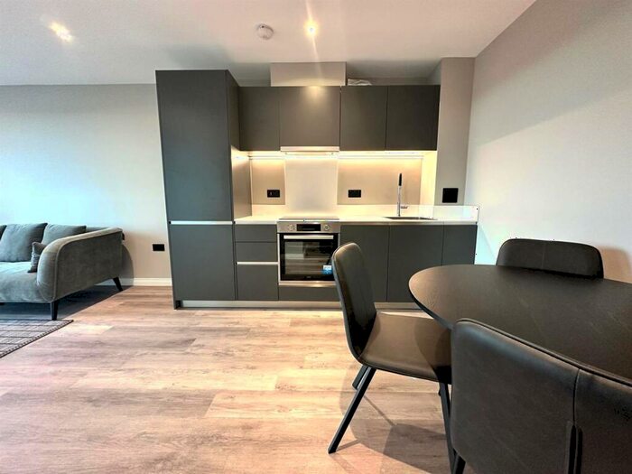 1 Bedroom Apartment To Rent In Springwell Gardens, Whitehall Road, Leeds City Centre, LS12