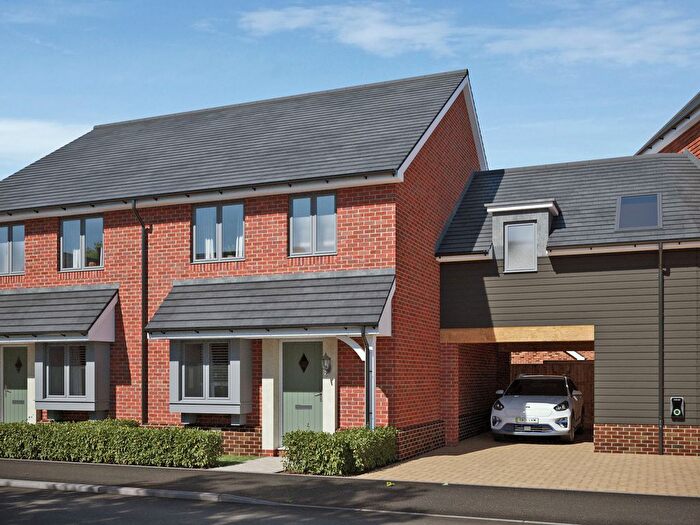 4 Bedroom Terraced House For Sale In Brockhills Lane, New Milton, BH25