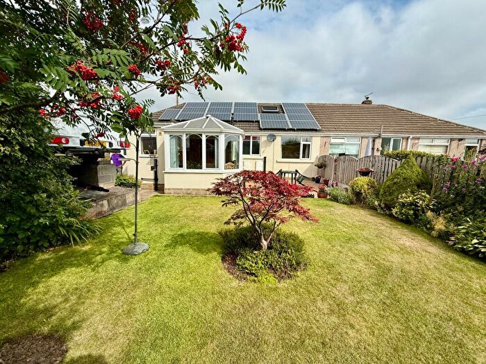 3 Bedroom Bungalow For Sale In Santa Monica Road, Idle, Bradford, BD10