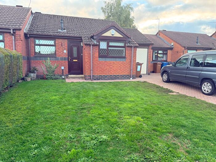 2 Bedroom Semi-Detached Bungalow To Rent In Field Road, Lichfield, WS13