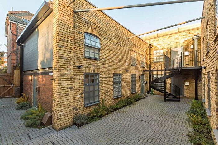 1 Bedroom Flat To Rent In Elm Grove, London, SW19