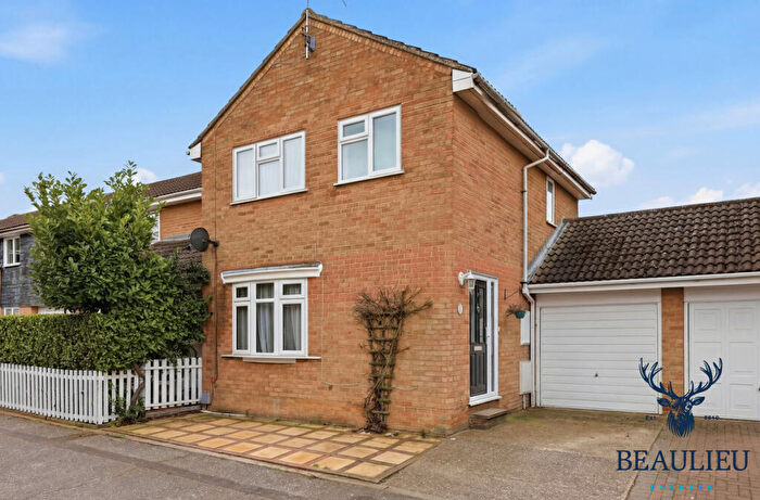 3 Bedroom Semi Detached House For Sale In Barn Green, Chelmsford, CM1