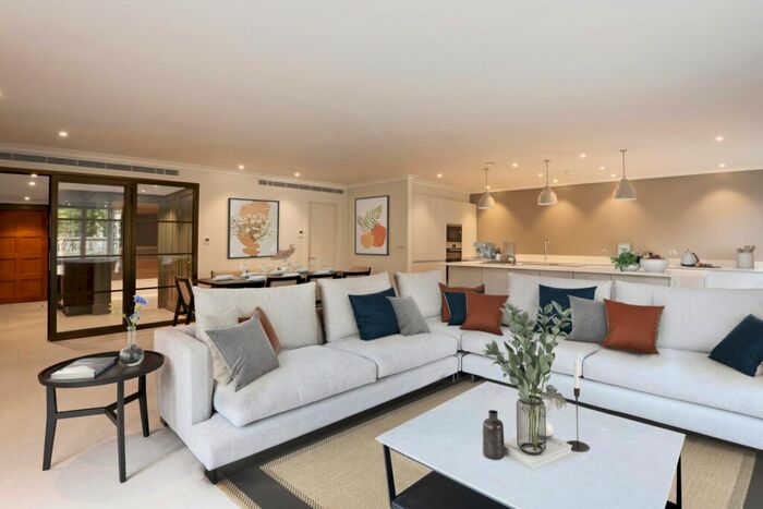 2 Bedroom Flat To Rent In Coleridge Gardens, London, SW10