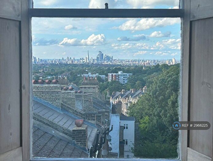 3 Bedroom Flat To Rent In Westow Hill, London, SE19