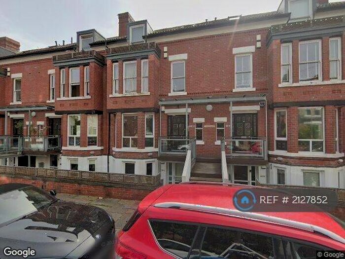 2 Bedroom Flat To Rent In Chorlton, Manchester, M21
