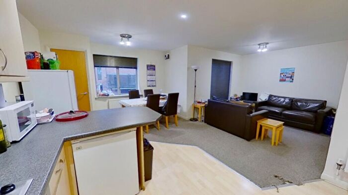 2 Bedroom Flat To Rent In Royal Victoria Court, Gamble Street, Nottingham, NG7