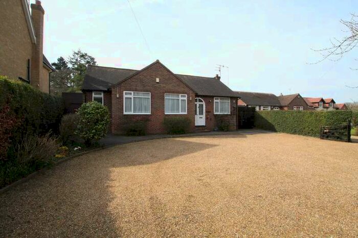 3 Bedroom Bungalow To Rent In Tring Road, Northchurch, HP4