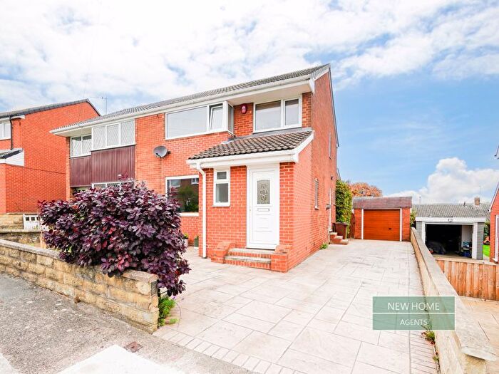 3 Bedroom Semi Detached House For Sale In Greatfield Close, Ossett, WF5