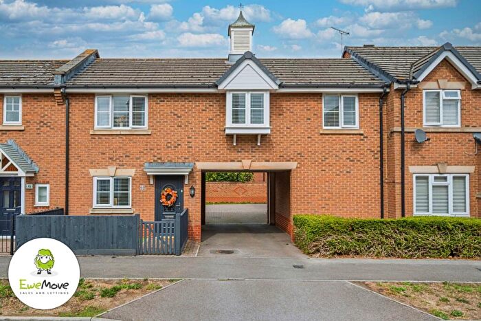 2 Bedroom Coach House For Sale In Queen Elizabeth Drive, | A Lush Bedroom Home, Waiting Just For You!, SN25