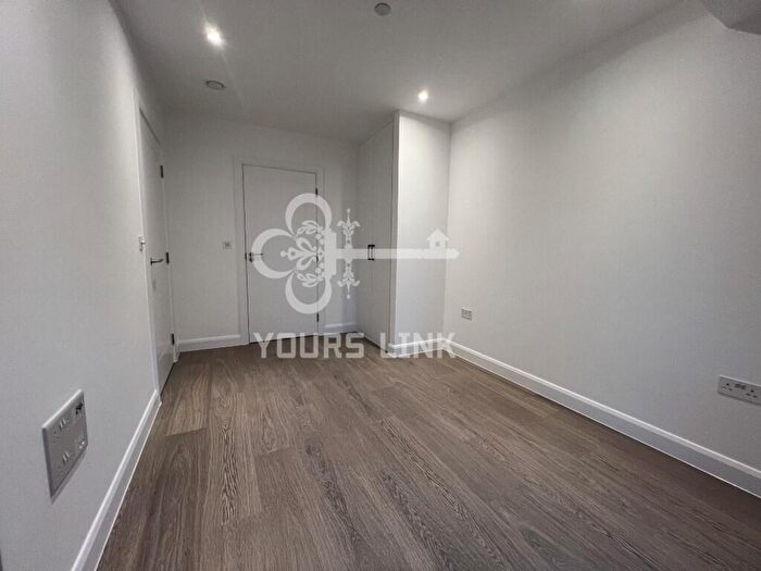 1 Bedroom Apartment To Rent In Ellipse House, Eden Place, London, E16
