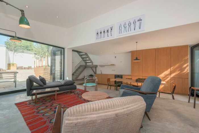 1 Bedroom Detached House To Rent In Rainham Road, London, NW10