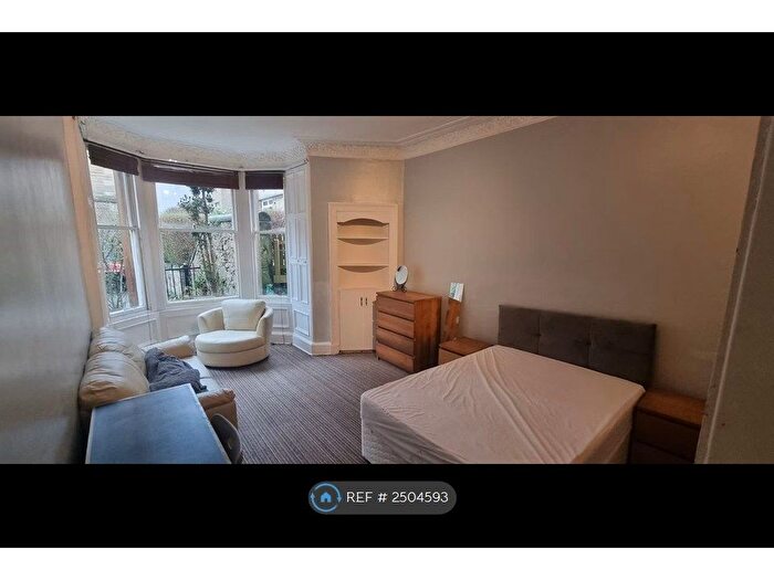 3 Bedroom Flat To Rent In Comiston Gardens, Edinburgh, EH10