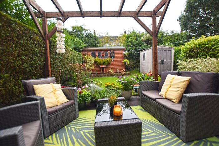 3 Bedroom Town House For Sale In Rosthwaite Close, Middleton, Manchester, M24
