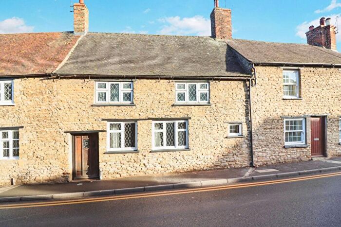 2 Bedroom Cottage For Sale In College Street, Higham Ferrers, NN10