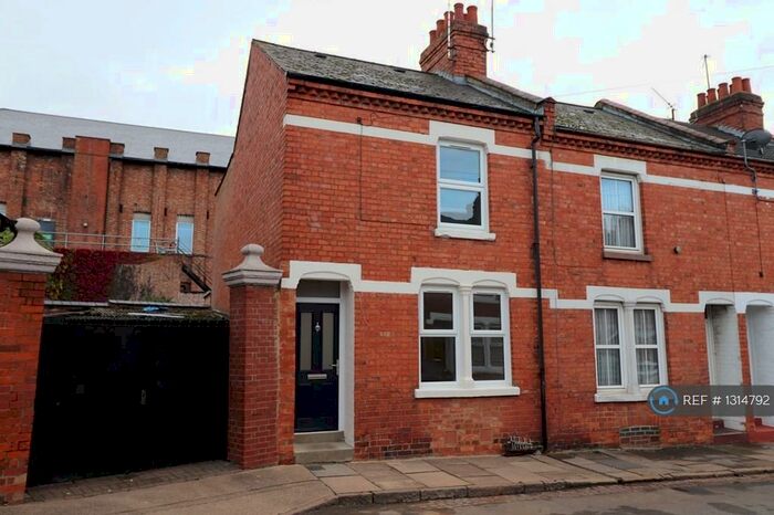 2 Bedroom End Of Terrace House To Rent In Collins Street, Northampton, NN1