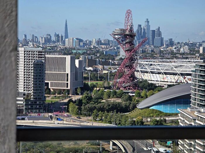 2 Bedroom Apartment To Rent In Stratford, E15